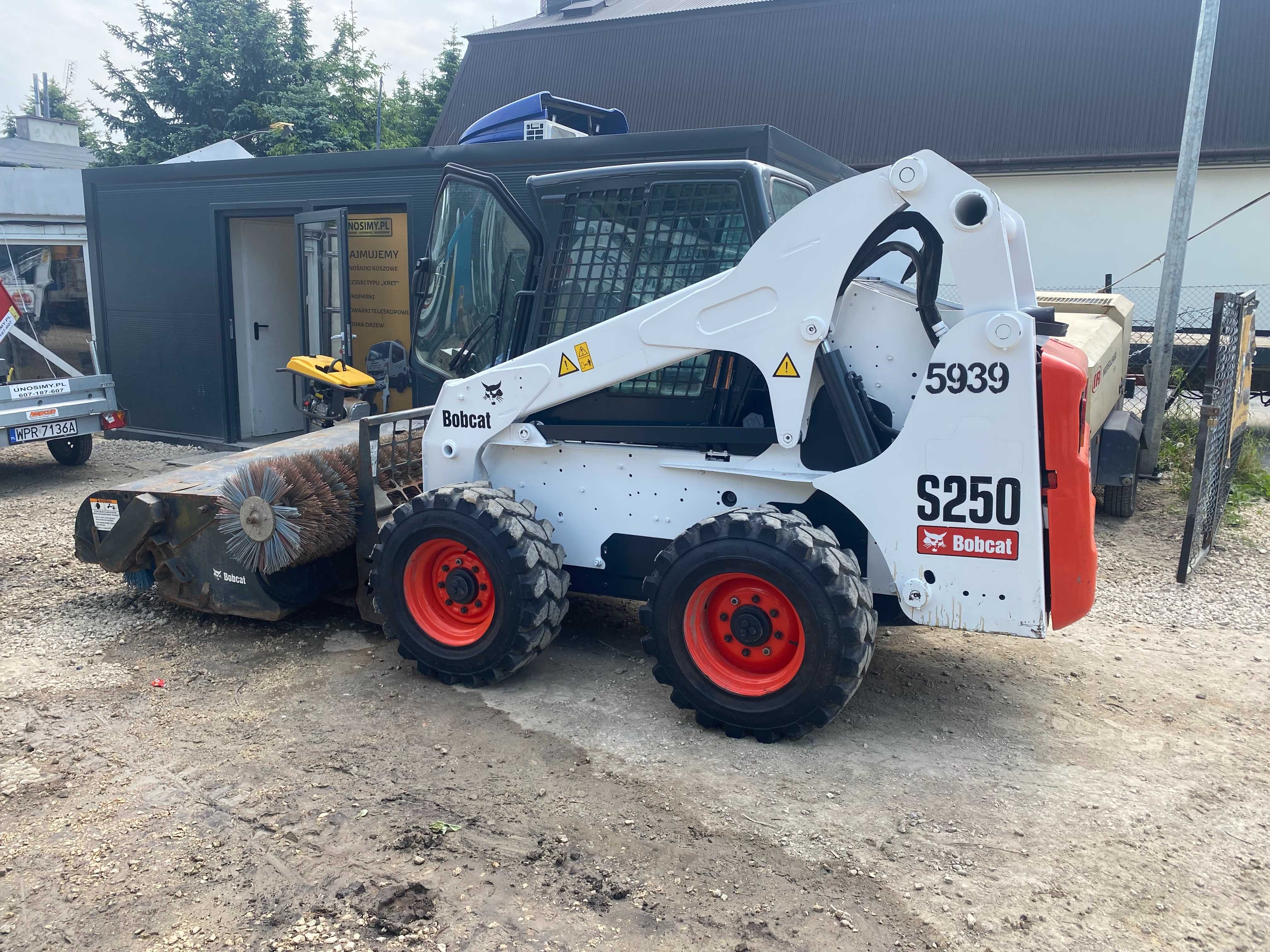 Wynajem miniładowarki Bobcat S550, S250, S130