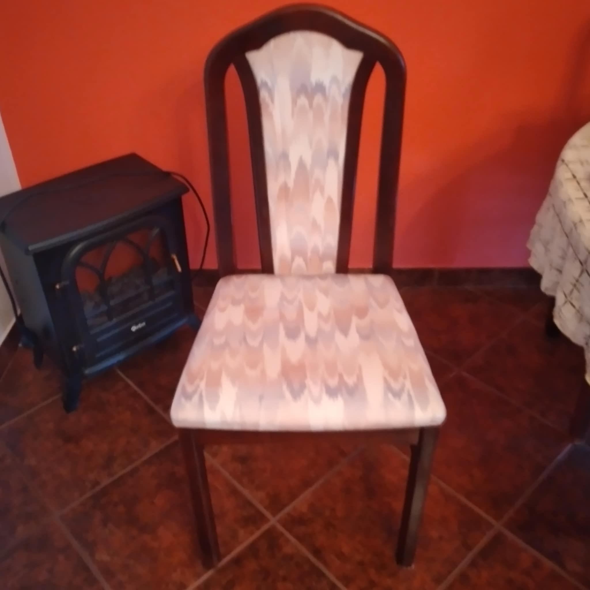 Mesa de sala de jantar + 6 cadeiras em madeira