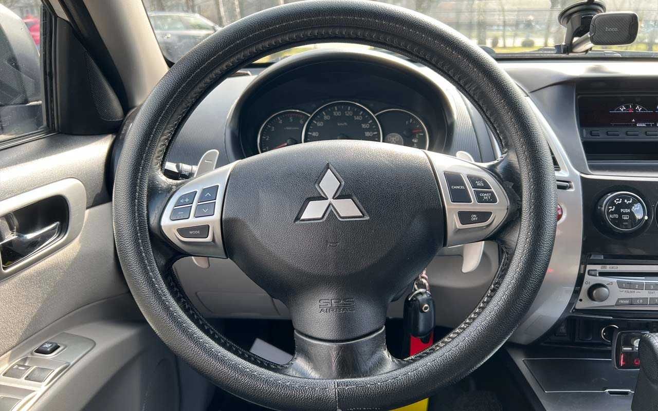 Mitsubishi Pajero Sport 2011