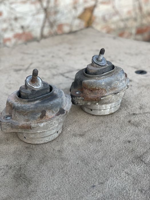 Подушки двигуна м57 х5 е53