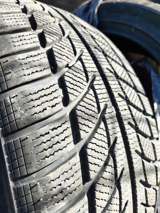 Opony zimowe 235/45 R19 SW 608 Goodride Snowmaster