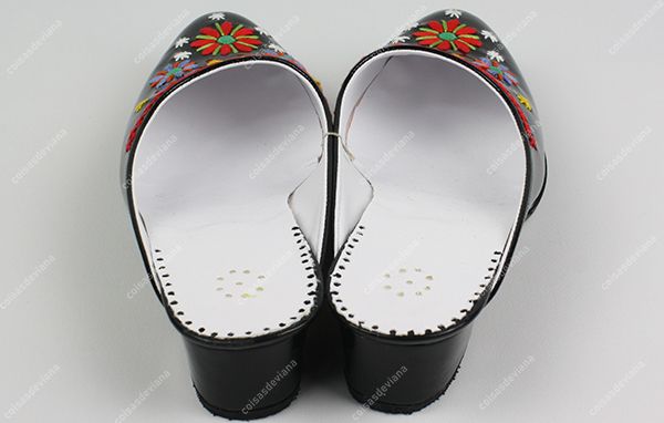 Chinelas de Viana Bordadas à mão
