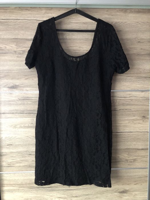 Sukienka czarna koronkowa