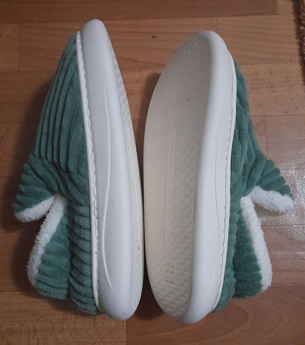 Нові нековзні м'які утеплені вуличні тапочки р. 44-45