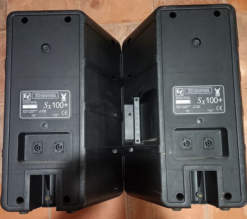 Par de colunas ELECTRO-VOICE SX 100+ em bom estado.