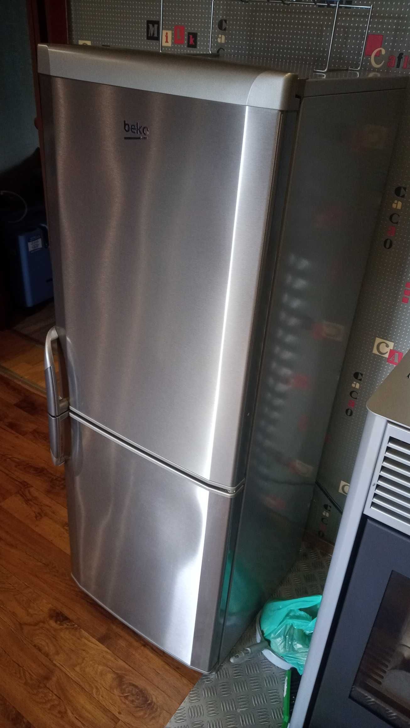 Lodówka BEKO CSA 24021X