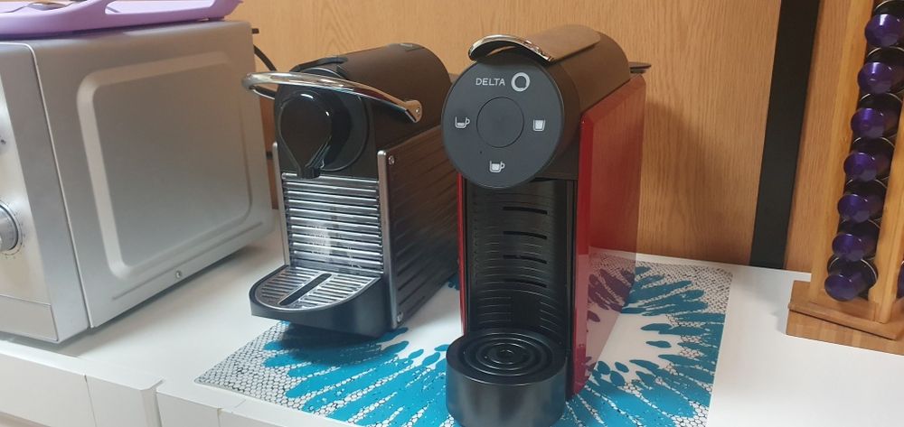 Máquinas de café nexpresso e delta q