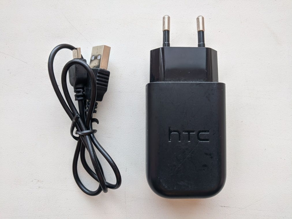 Зарядка для телефона. Зарядное устройство  HTC