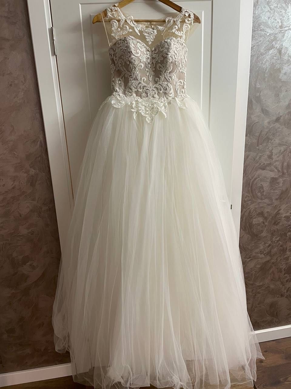 Весільна сукня  (весільне плаття)