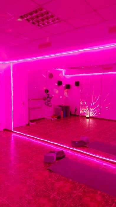 Танцювальний зал погодинно Олімпійська