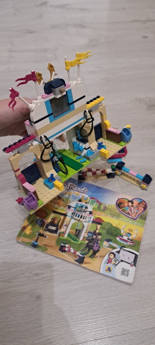 Lego Friends Skoki Przez Przeszkody Stadnina Koni 41367