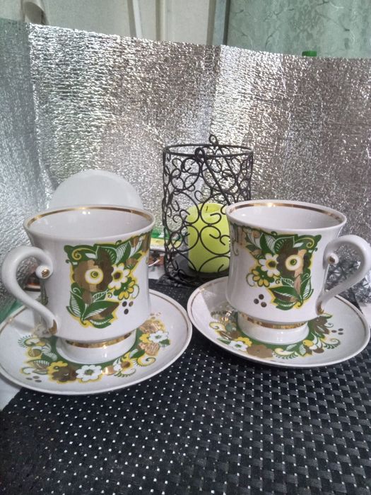 Великі чашки з блюдечками