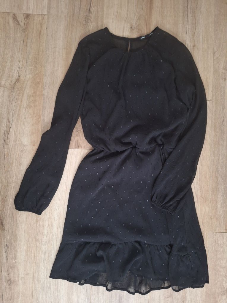 Czarna sukienka Sinsay xs