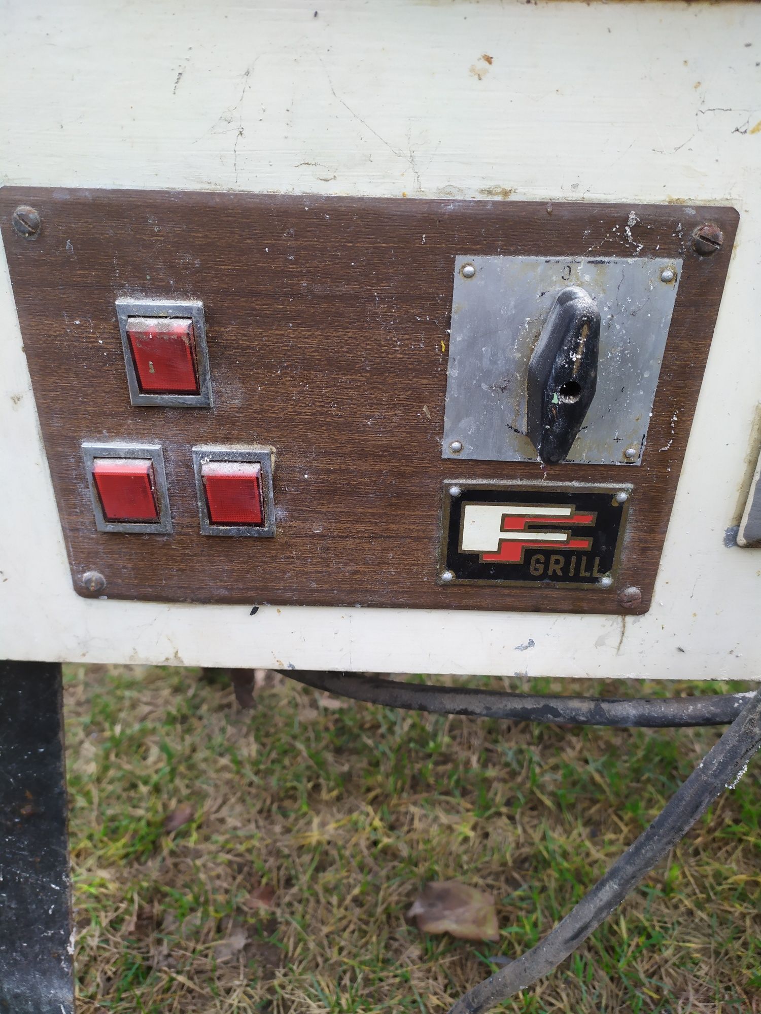 Rożen rożno elektryczny ff grill kurczaków stary PRL na siłę witryna