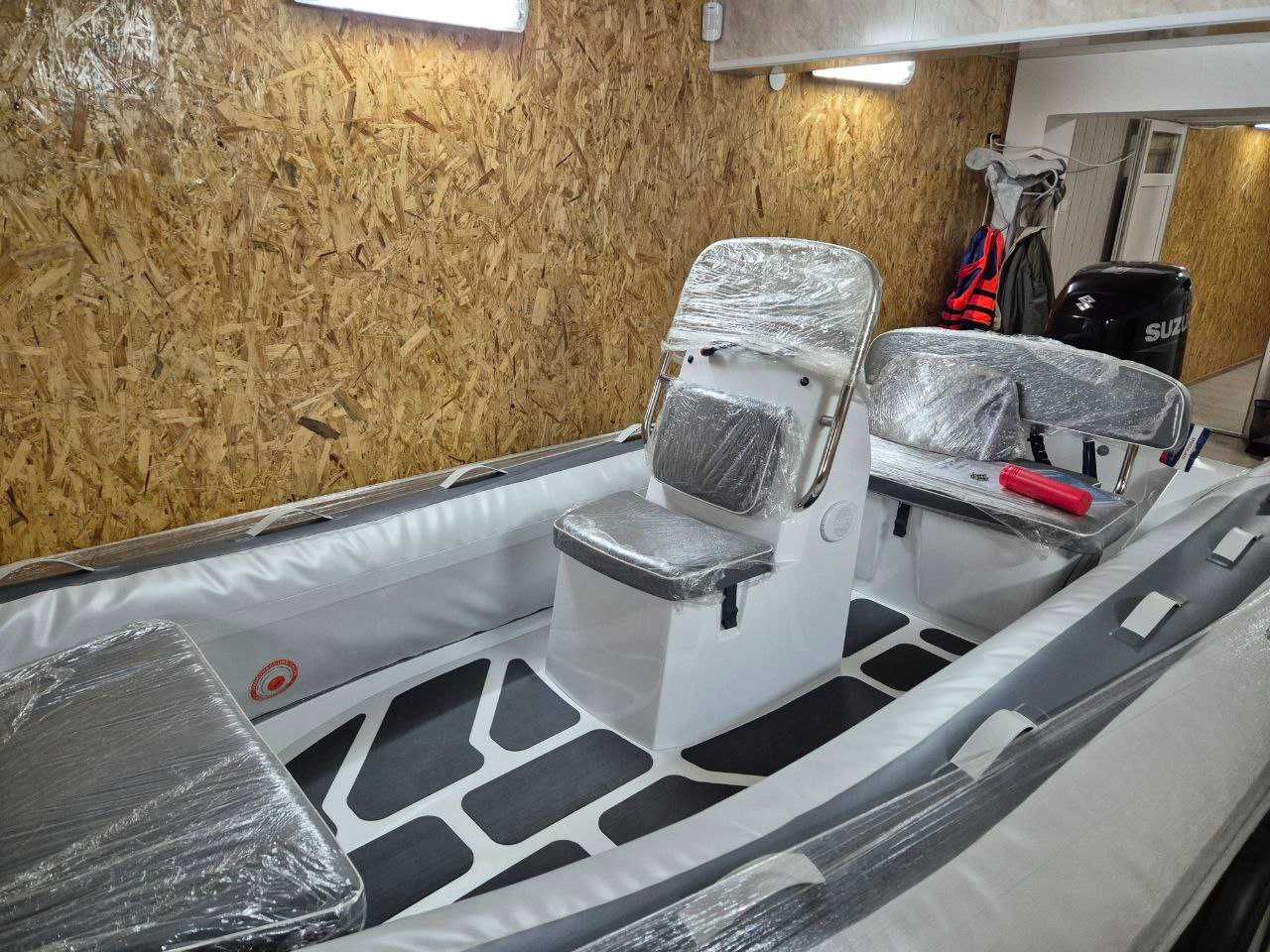 Продається човен Deluxe GALA A400L з мотором та лафетом