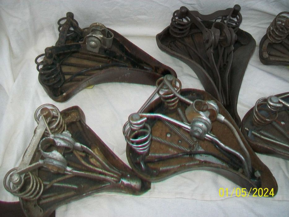 Stare skórzane siedzenia rowerowe