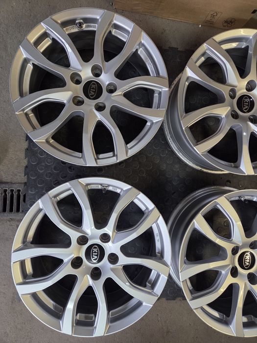 Felgi Aluminiowe 5x114,3 7Jx17 ET47 Huinday Kia Mazda
