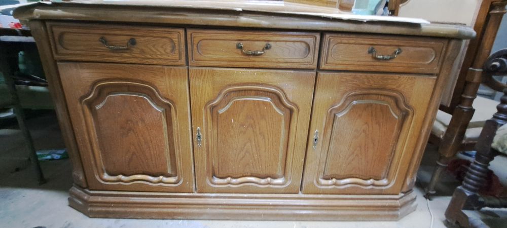 Kredens dwóczęściowy