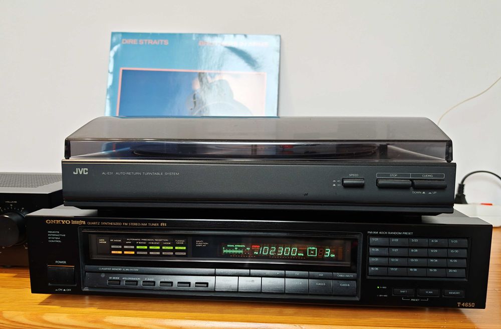 Tuner cyfrowy ONKYO INTEGRA T-4650 Stan bardzo dobry. Made in Japan.