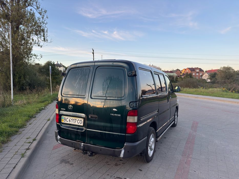 Toyota Hiace 2010р