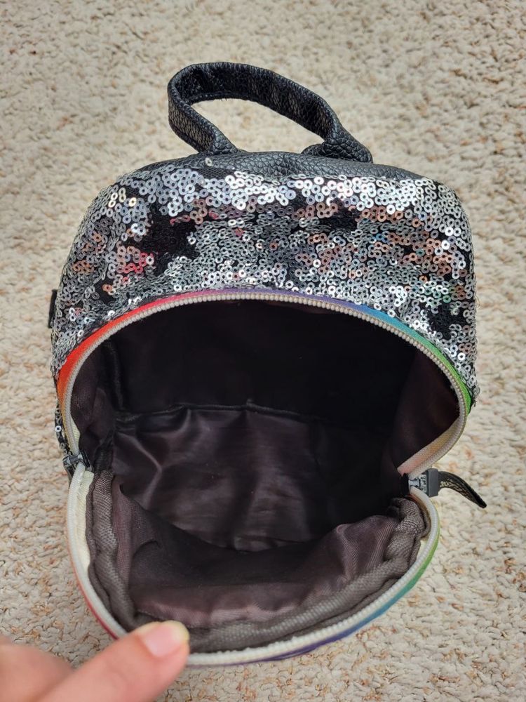 Небольшой рюкзак с пайетками экокожа Звёзды