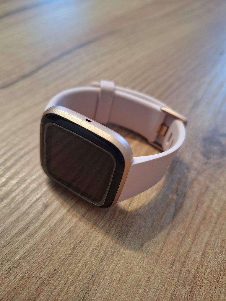 Fitbit versa 2  fit bit zegarek dla cukrzyka