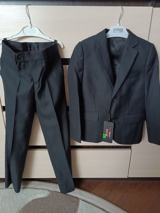 Костюм шкільний новий