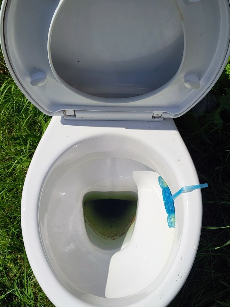 WC Wolnostojący  , sprawny