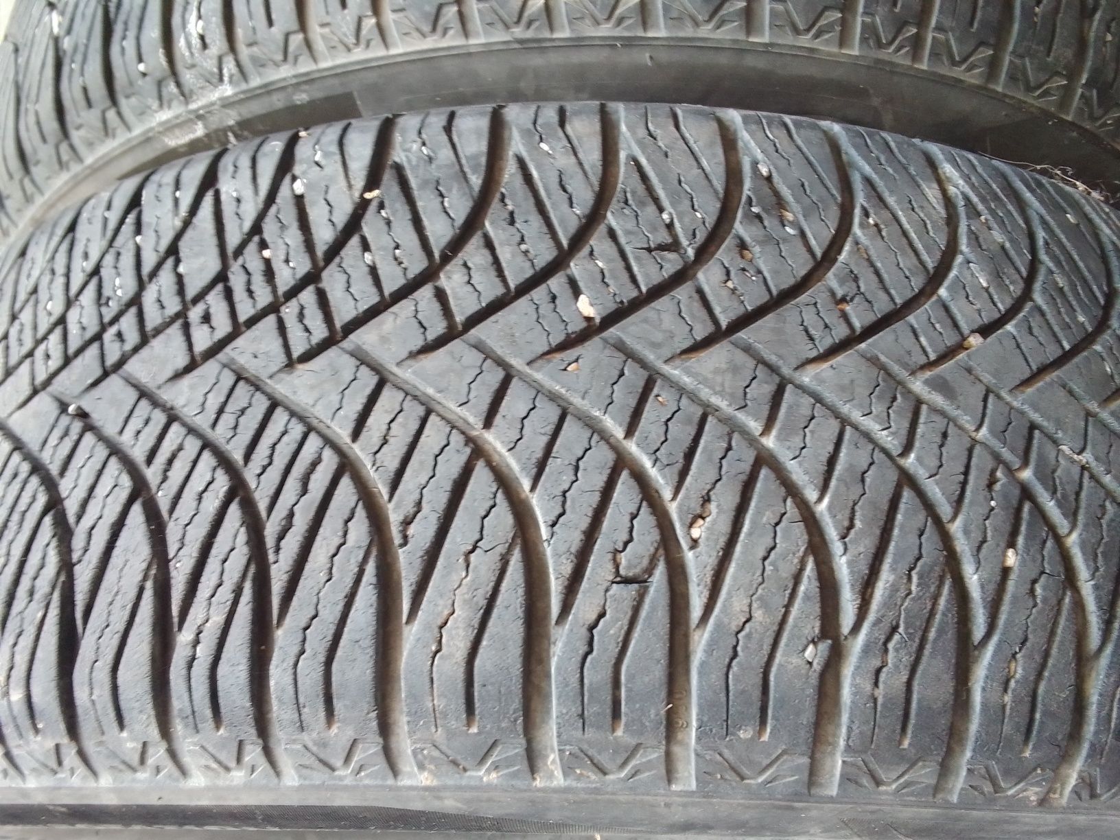 2 Opony wielosezonowe 215/65r16 GOODRIDE 2021r