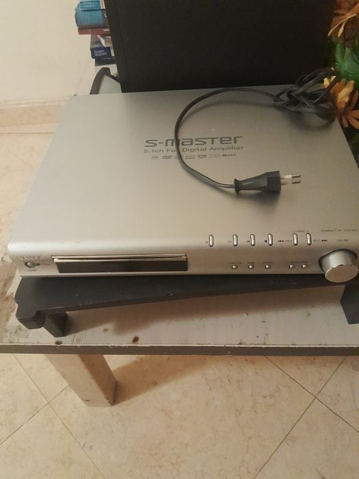 Amplificador com extras.