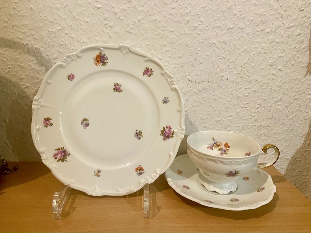 Фарфоровые чашки