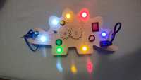 Drewniana tablica manipulacyjna sensoryczna Montessori edukacyjna LED