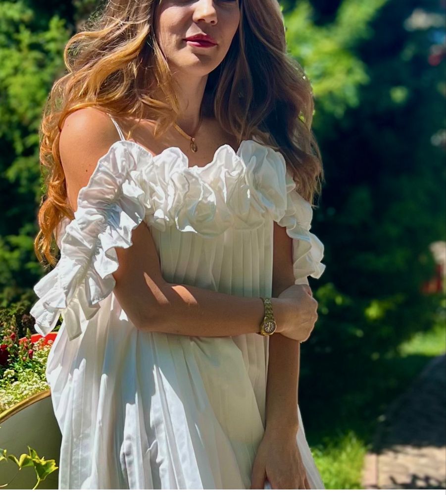 Платье  белое