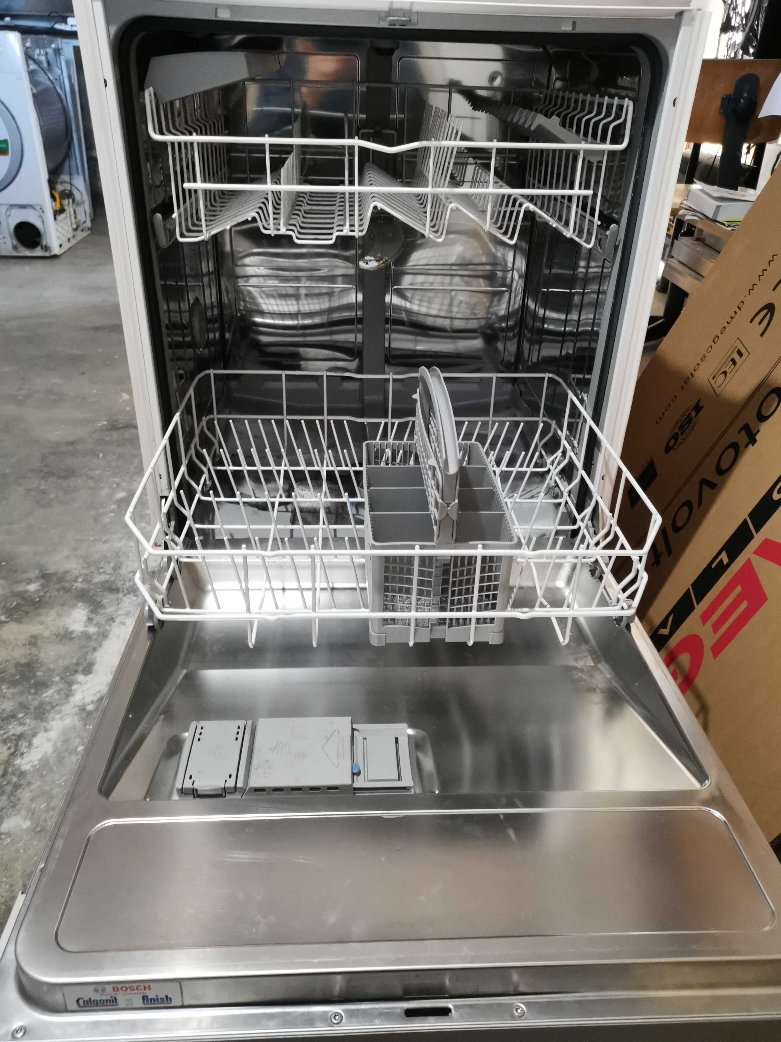 Máquina lavar loiça Bosch 4P - Quase nova