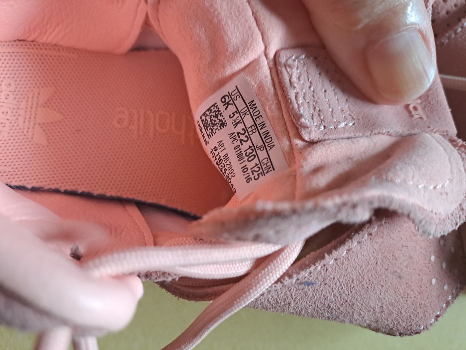 Sapatilhas adidas como novas