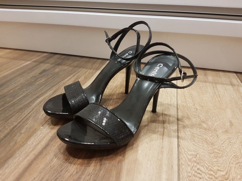 Sandałki na szpilce r 37