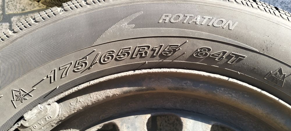 Pneus 175/ 65 R15