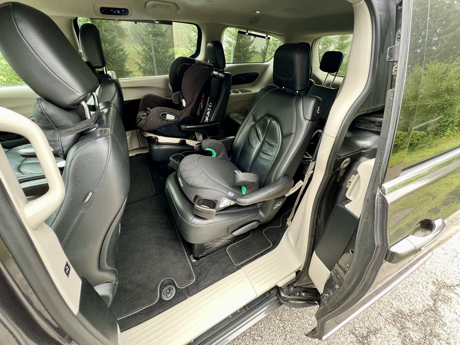 Chrysler pacifica skory ledy duza navi zarejestrowany zdalny start