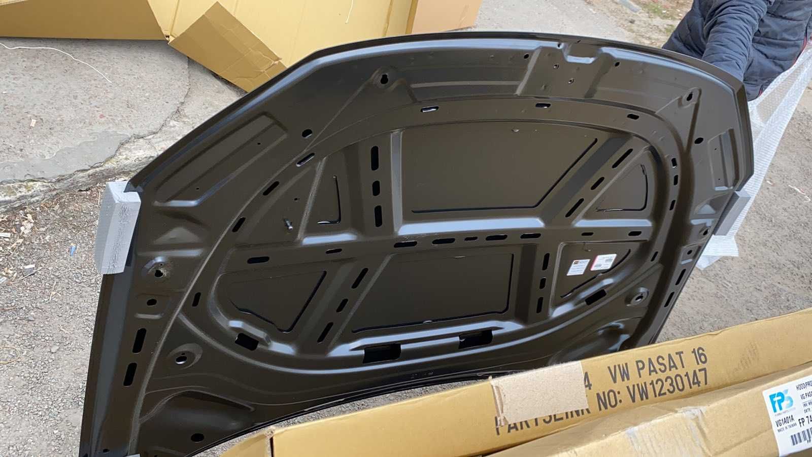 Капот W Passat B 8 USA Запчасти Капот W Passat B 8. 2015-16