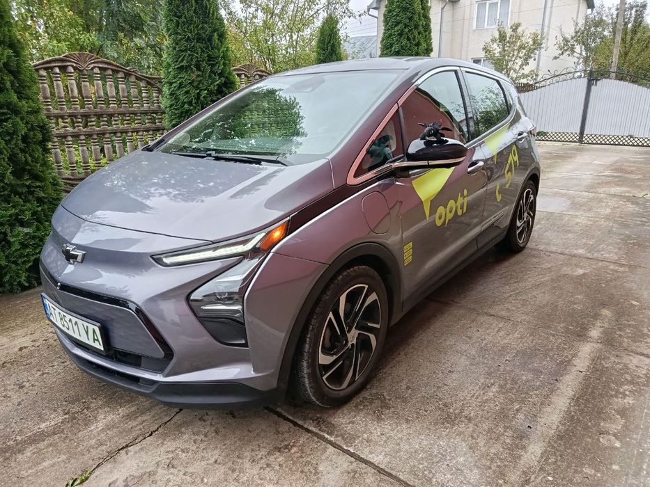 Оренда chevrolet bolt 23-й рік