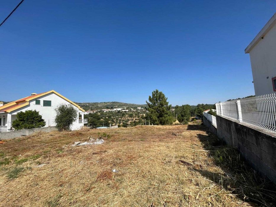 TERRENO 600m2 , URBANIZÁVEL. São Vicente da Beira.