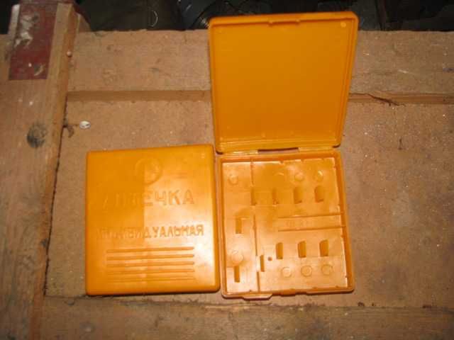 Коробка пласмова 10х8х2 см під аптечку індивідуальну.