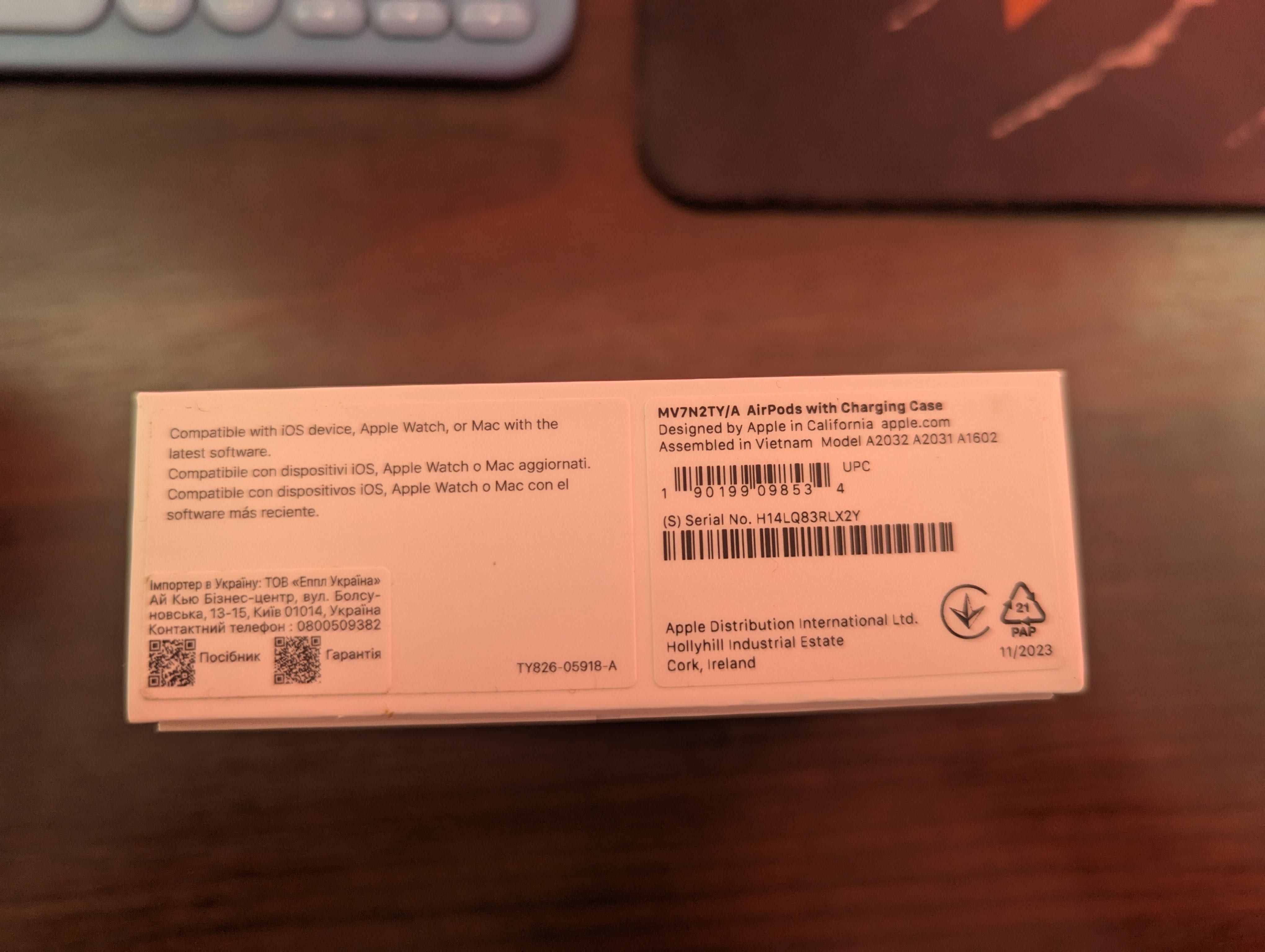 Продам AirPods 2, кейсик та один навушник