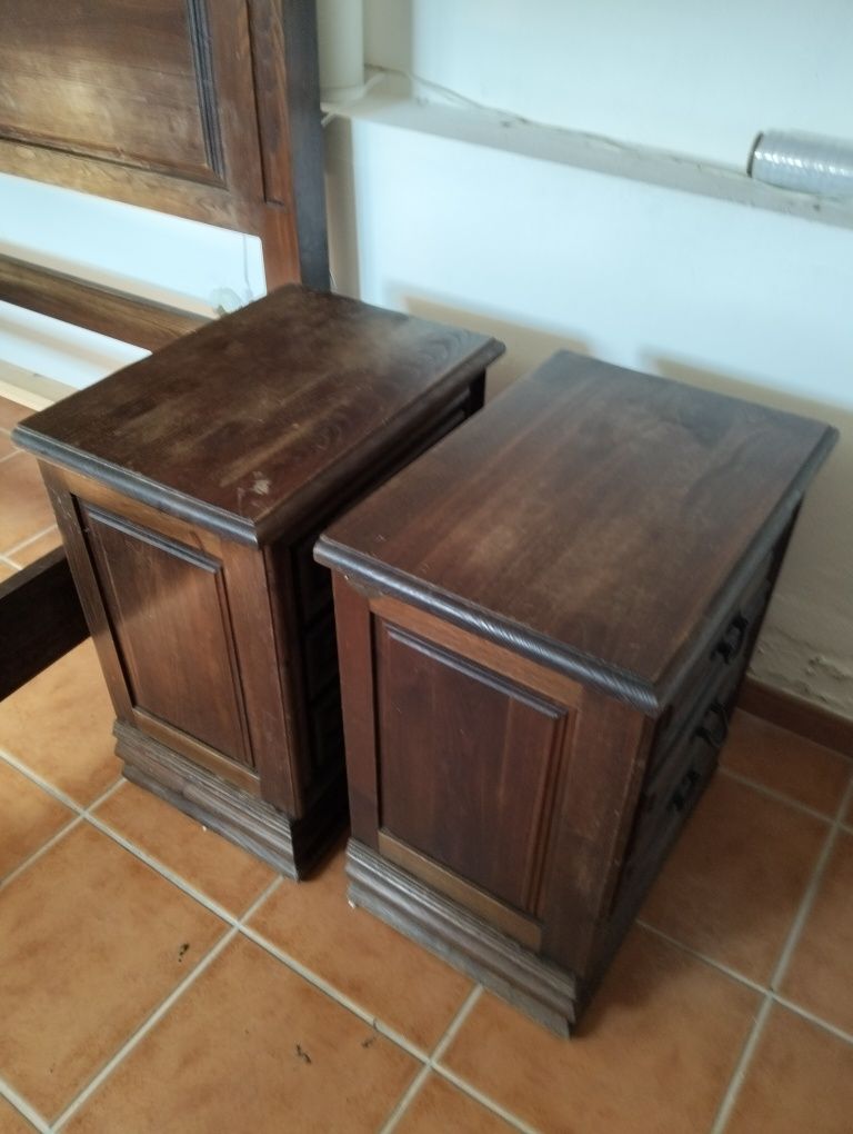 Vendo cama de casal em carvalho maciçao