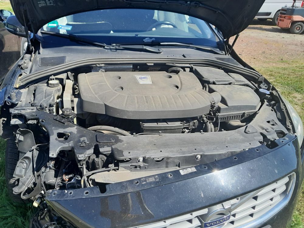Volvo v60 2.0 D uszkodzony