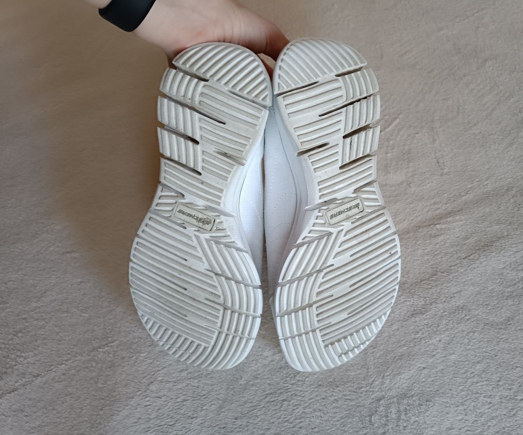 Skechers Memory Foam p.36-36,5 оригінальні кросівки сліпони жіночі