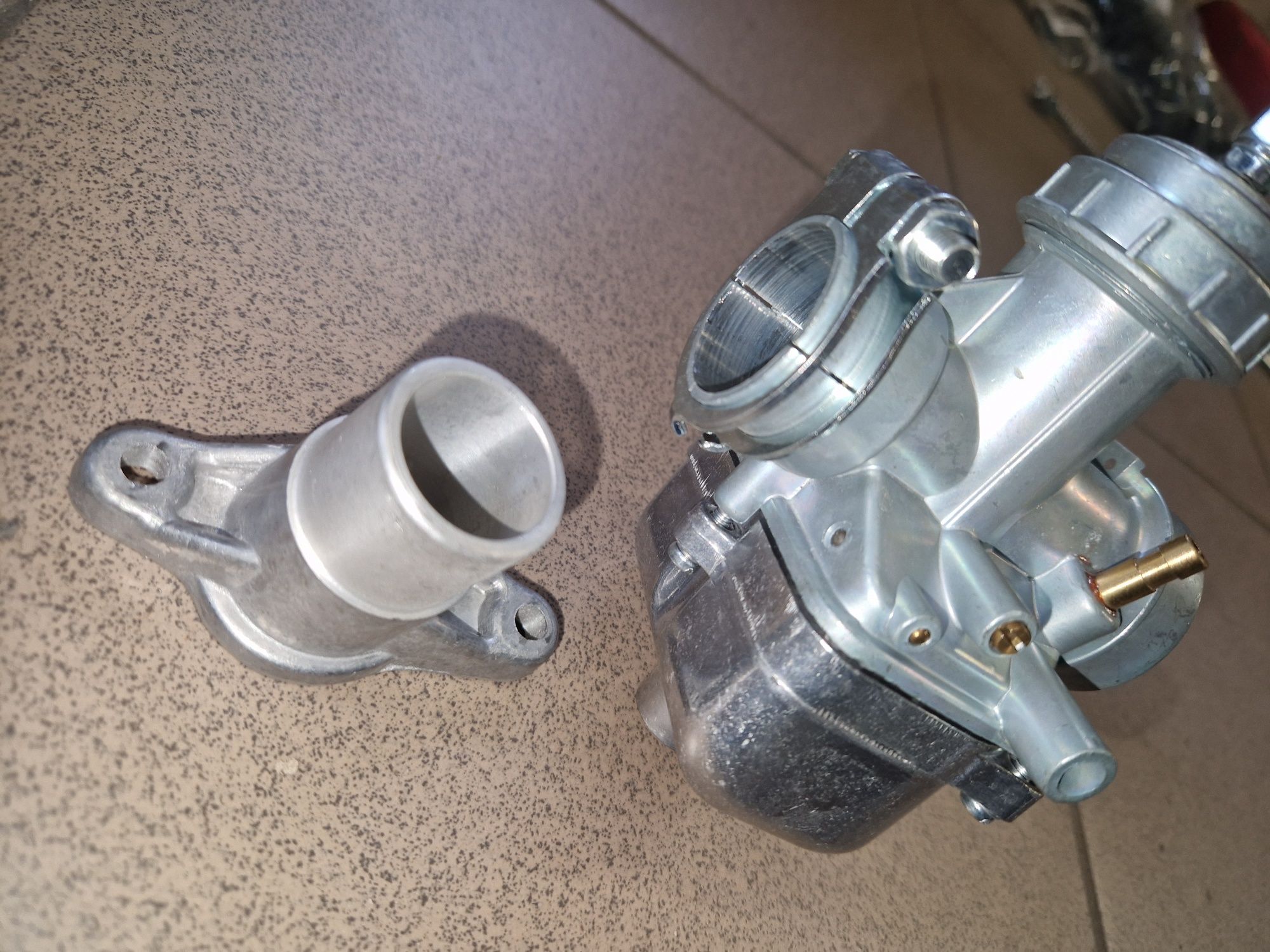 Nowy kpl z kruccem ganik silnika mz etz 150 .24N2