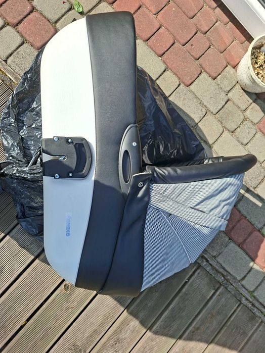 Sprzedam wózek dzieciecy