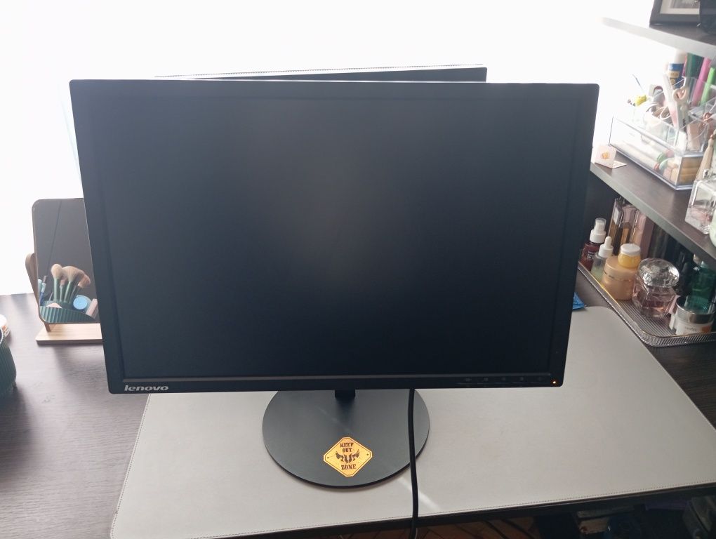 Монітор Lenovo T2254p 1680 х 1050