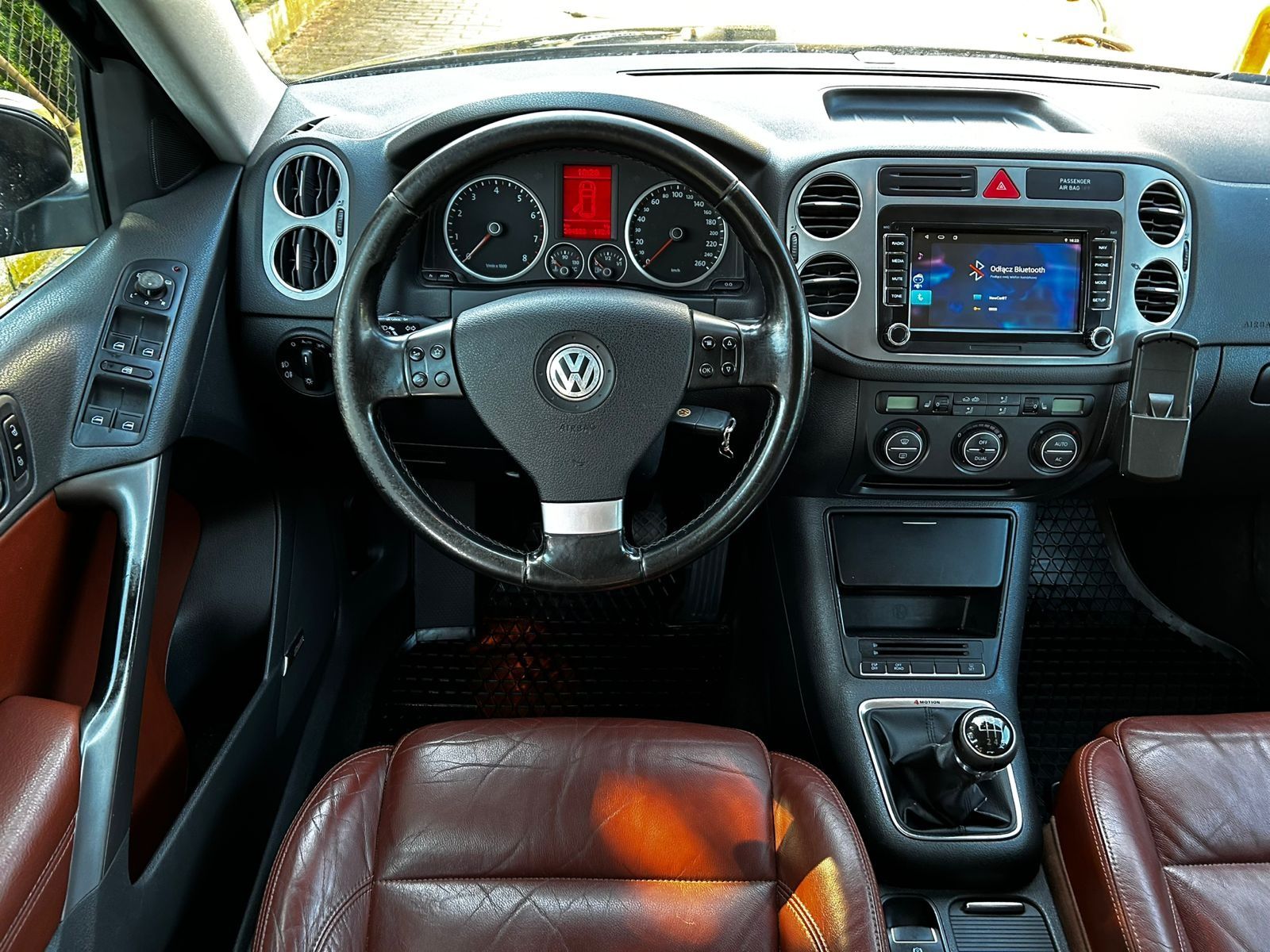 VW Tiguan 4x4 2.0 TSI 200KM rude skóry bixenon android HAK